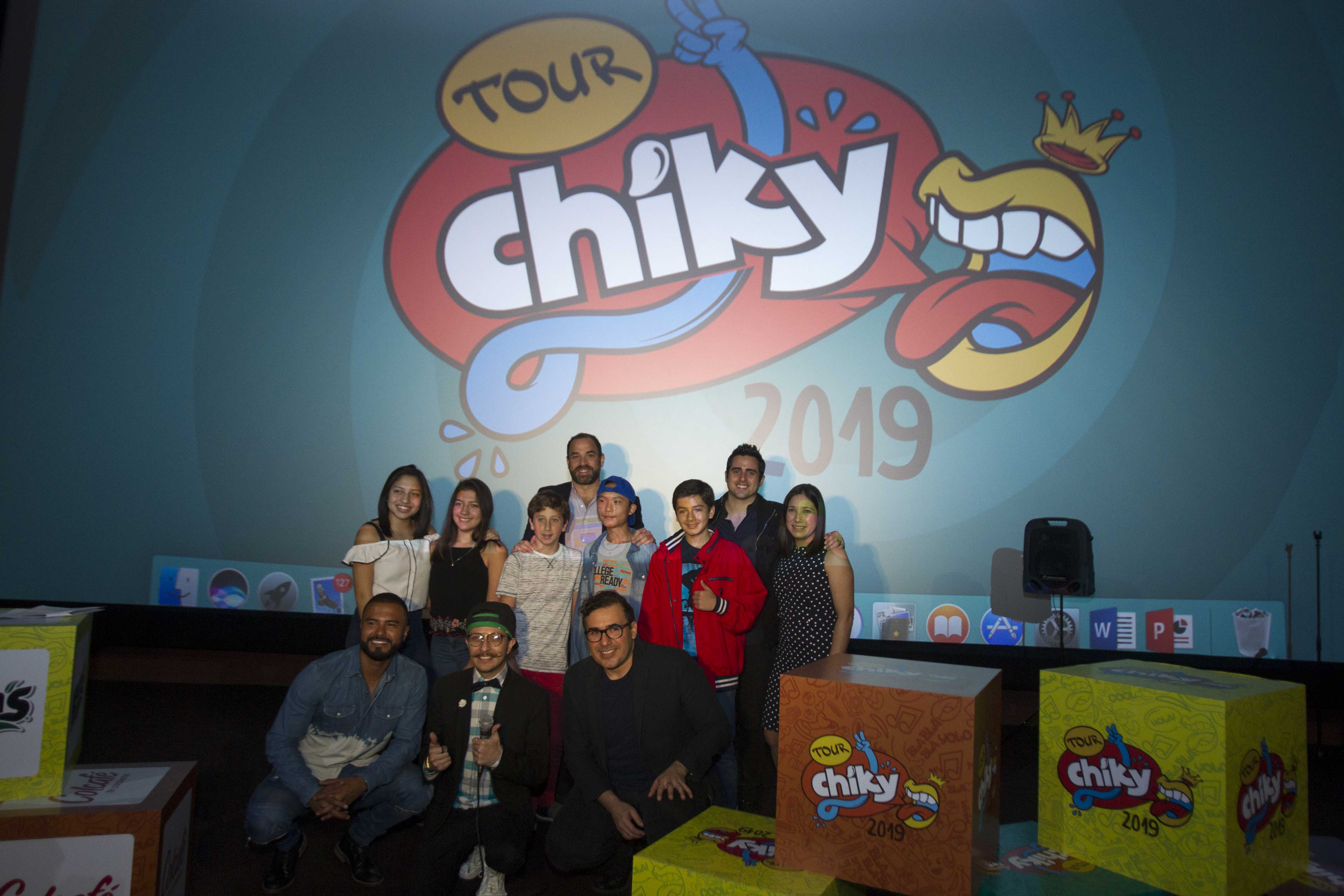 Francisco Páez, Hancer, Paola Chuc y personeros de Pozuelo presentaron el Chiky Tour
