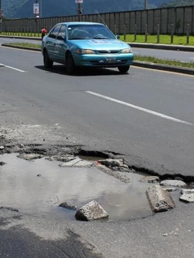 Caminos solo tiene 14 proyectos viales en marcha y 80 detenidos