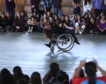 Discapacidades físicas no impiden que jóvenes y adultos se desenvuelvan en la música y el arte