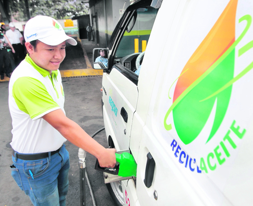 El proyecto para recolectar aceite vegetal desechable en los mercados comenzó en el 2015.(Foto Prensa Libre: Hemeroteca PL)