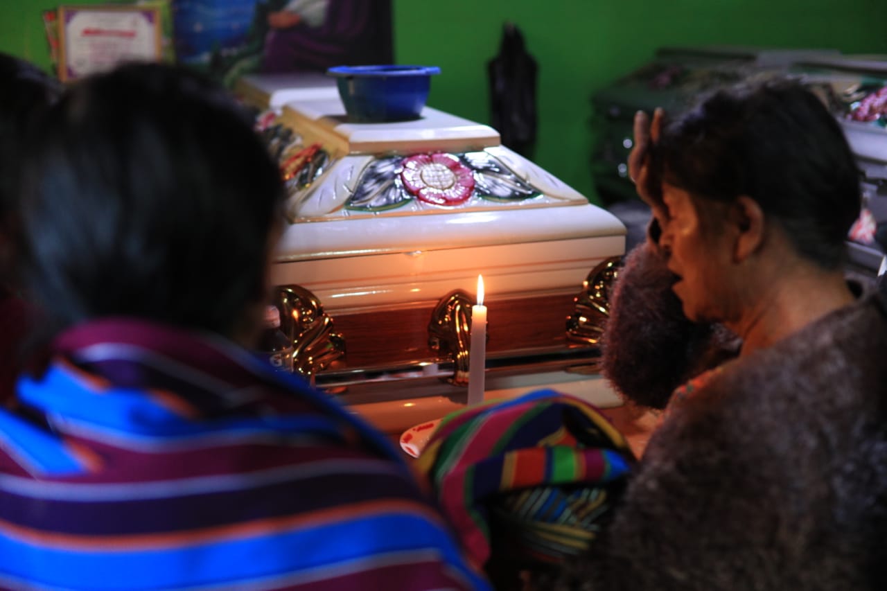 Guatemala se encuentra de luto por el accidente ocurrido en Nahualá, Sololá, donde fallecieron al menos 18 personas. (Foto Prensa Libre: Carlos Ovalle)