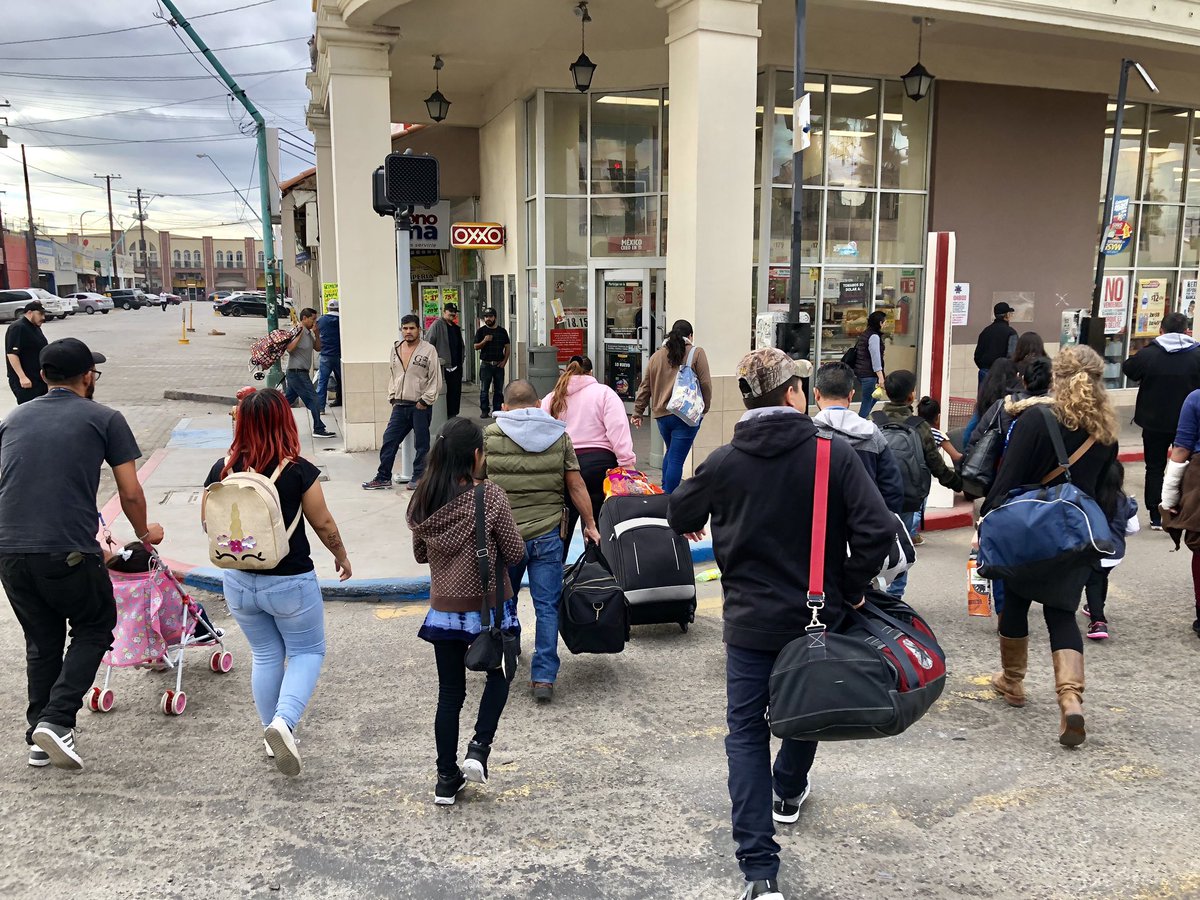 Veintinueve padres y madres llegaron a Mexicali para solicitar audiencia que les permita reunirse nuevamente con sus hijos, que permanecen en refugios en Estados Unidos. (Foto Prensa Libre: @fams2gether)