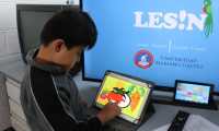 Los niños de educación especial de Fundabiem usaron por primera vez la App LES!N la cual tuvo una excelente aceptación. (Foto Prensa Libre: Raúl Juárez)
