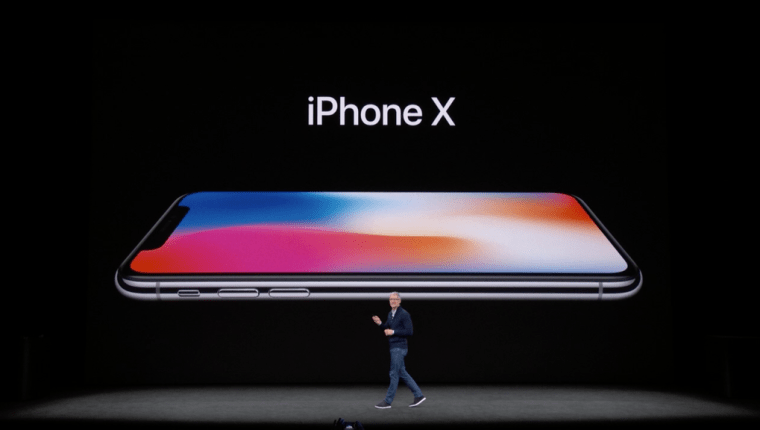 El iPhone X es uno de los dispositivos de Apple que trabaja con uno de los chips que constituirían una infracción de patente. (Foto Prensa Libre: Apple)