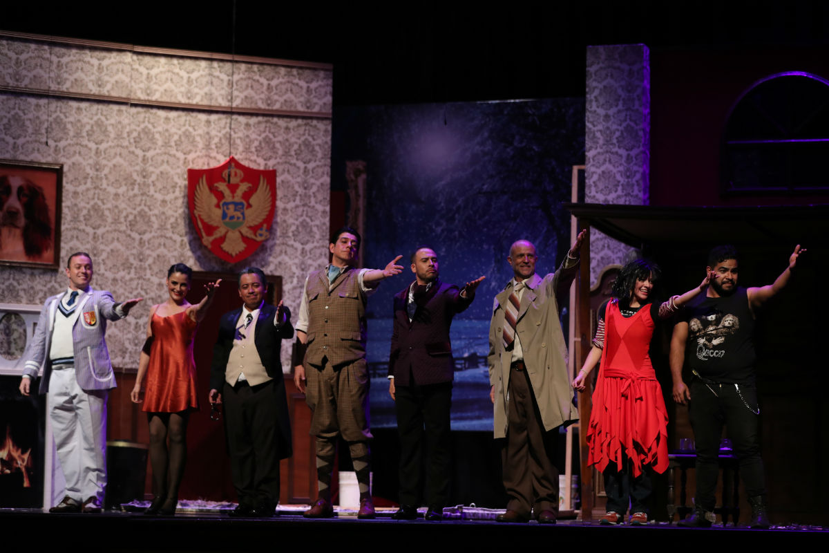 “La obra que sale mal” es una apuesta divertida que entretiene a los asistentes. (Foto Prensa Libre: Keneth Cruz)