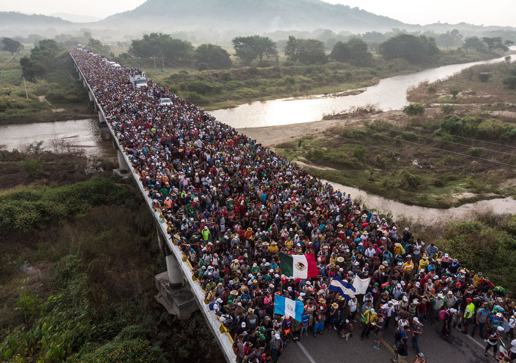 Vista de una de las caravanas que se conformaron el año pasado cuando intentaba ingresar a México. (Foto Prensa Libre:  Hemeroteca PL)