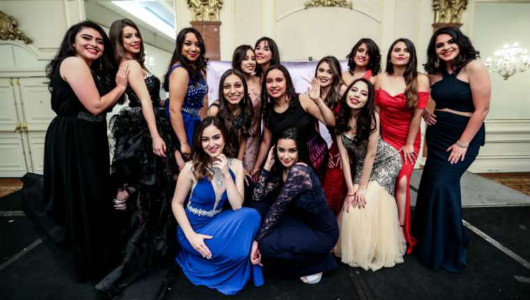 Varias guatemaltecas compiten por la corona de Miss Teen 2019. (Foto Prensa Libre: Keneth Cruz)