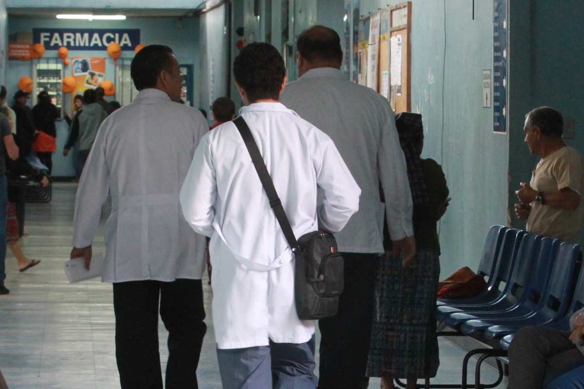 “Muchos que no recibieron ese dinero murieron en situaciones paupérrimas”: Piden al Colegio de Médicos reactivar pensión por vejez