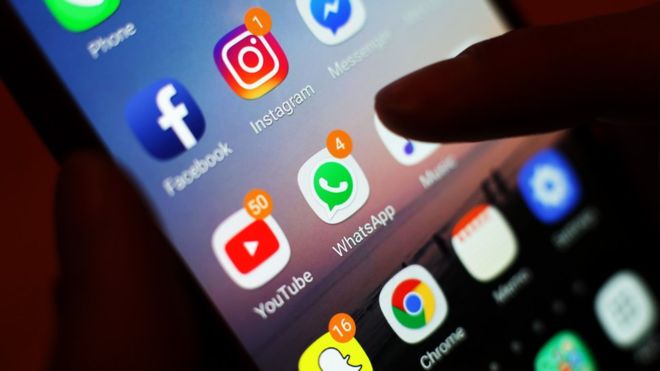 Facebook, WhatsApp e Instagram sufrieron este miércoles una caída masiva que se prolongó durante 14 horas. (Foto Prensa Libre: Getty Images)