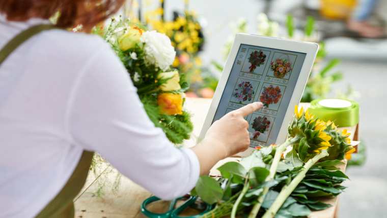 Es crucial definir el tipo de flores y arreglos que ofrecerá. Considere también los canales digitales para este negocio. (Foto, Prensa Libre: Shutterstock)