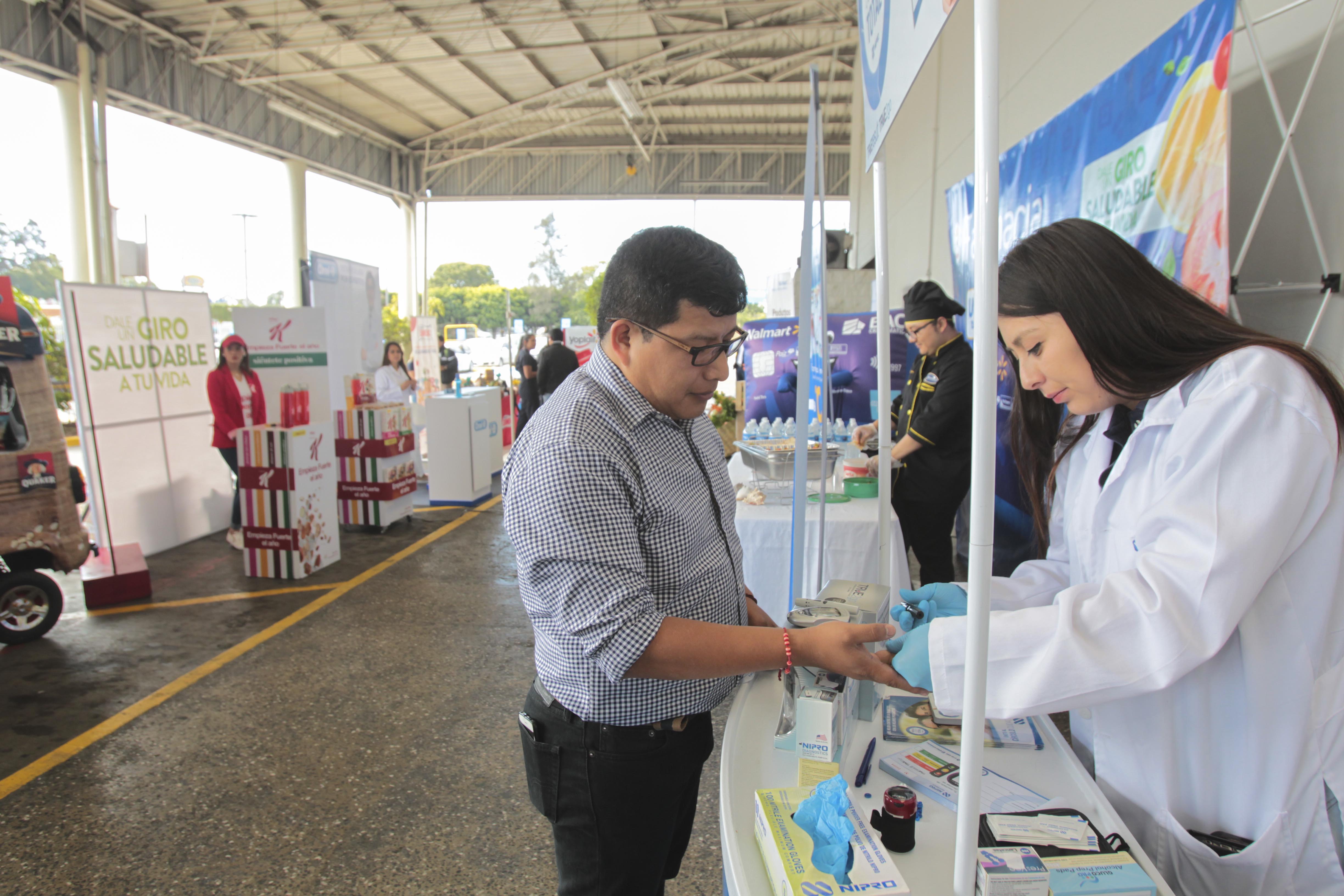 Walmart realizó la primera feria de la salud regional, y en Guatemala lo hizo en Walmart Roosevelt y Norte