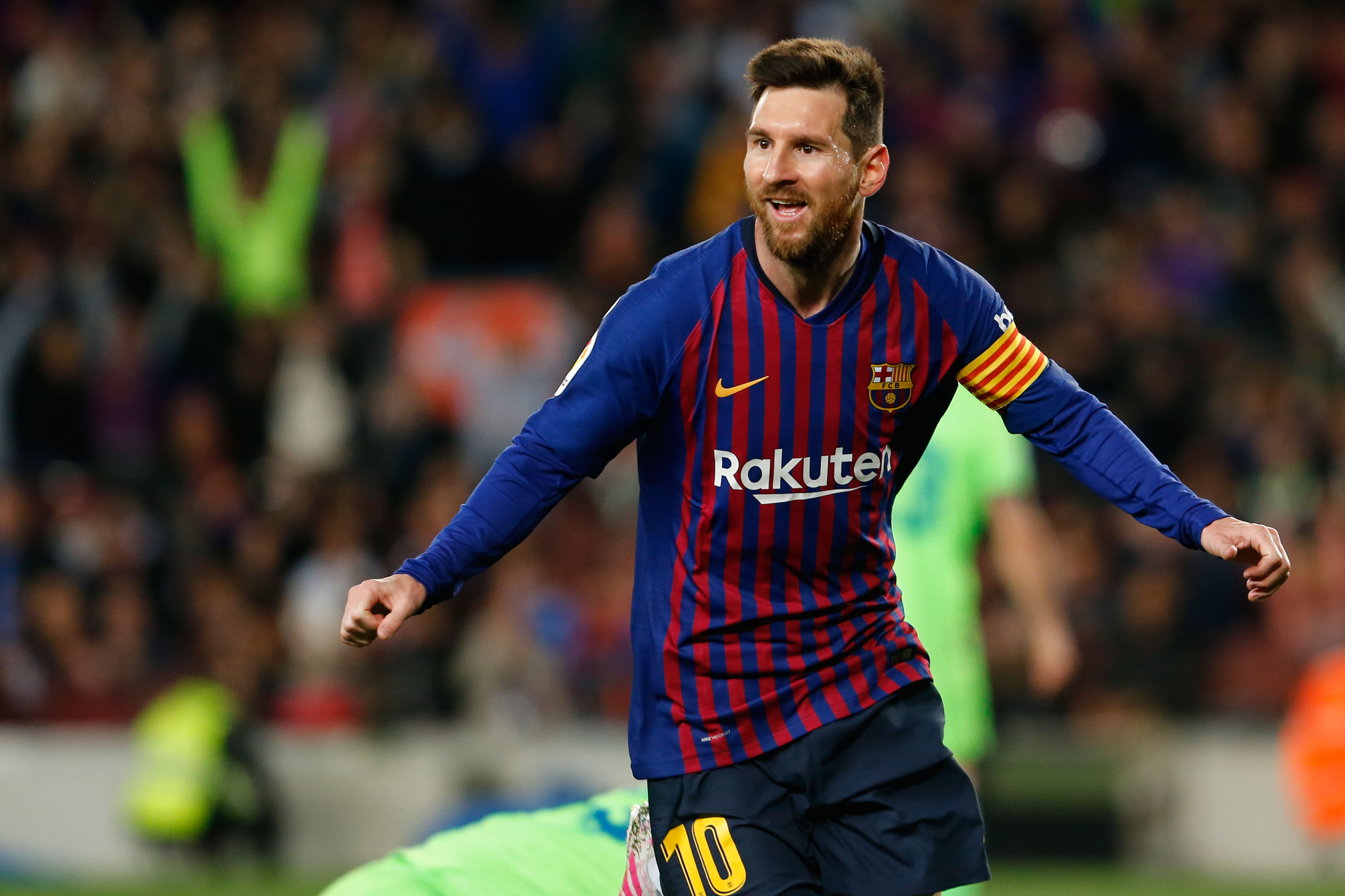 La trayectoria deportiva de Lionel Messi es reconocida con una distinción del gobierno catalán. (Foto Prensa Libre: AFP)