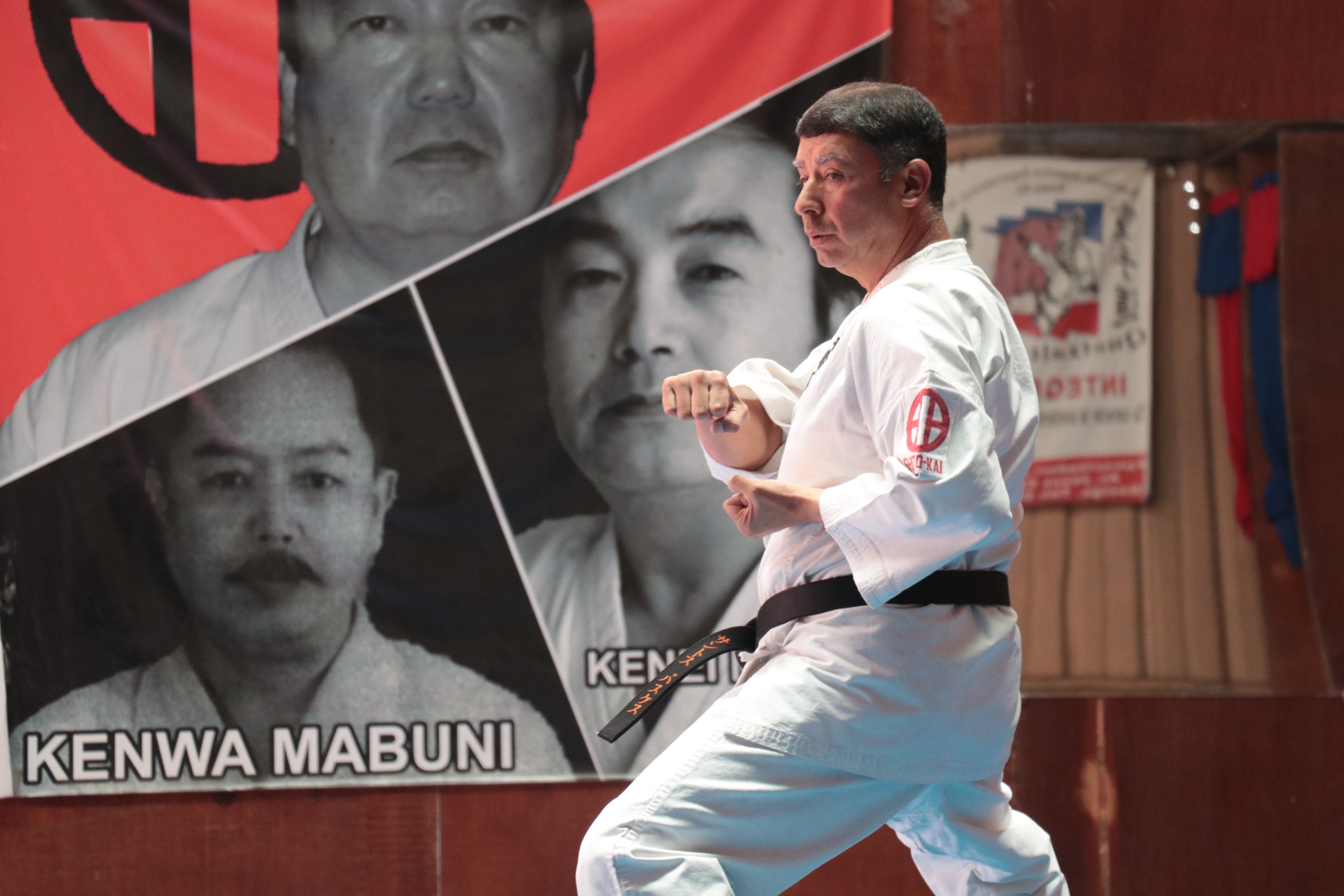 Santos Vásquez, trabaja en la Asociación Departamental de Karate para preparar a las selecciones que representarán a Quetzaltenango. (Foto Prensa Libre: Raúl Juárez)