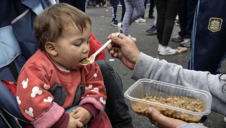 Unicef advirtió que casi la mitad de los niños argentinos son pobres.
