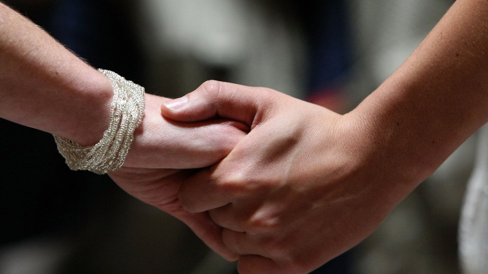 A partir de este miércoles, los hombres que tengan sexo con otros hombres en Brunéi se enfrentan a la pena de muerte por lapidación. Foto:Getty Images