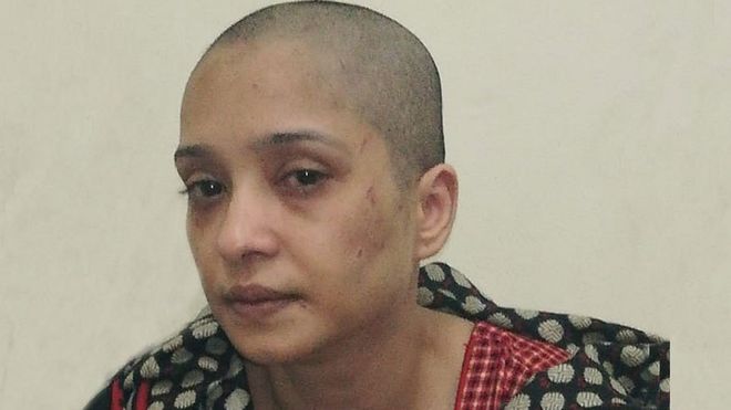 Asma Aziz, la mujer a la que “torturaron y raparon la cabeza” por negarse a bailar para su marido y sus amigos