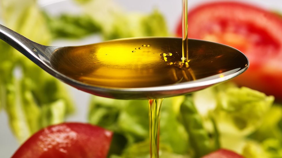 La Comisión Europea incluyó al aceite de oliva en una lista de productos adulterados. (Foto Prensa Libre: Getty Images)