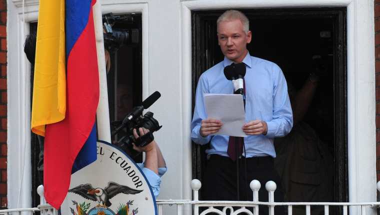 Julian Assange pidió asilo en la embajada de Ecuador en Londres en 2012. (GETTY IMAGES)