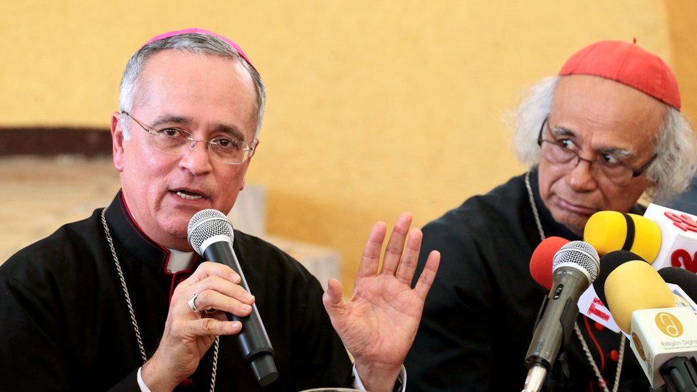 Monseñor Silvio Báez durante la conferencia de prensa en la que anunció la decisión del Papa de trasladarlo a Roma y confirmó haber recibido amenazas de muerte. REUTERS