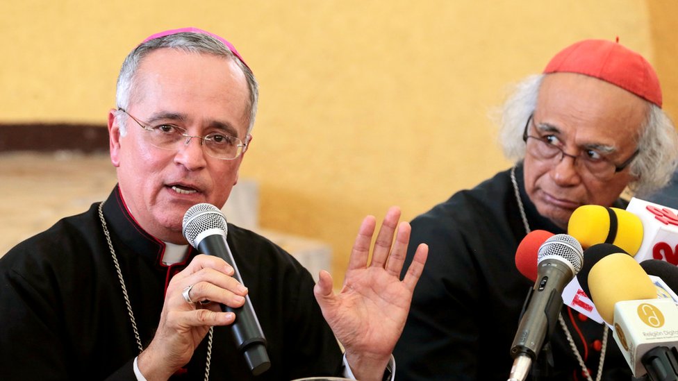 Monseñor Silvio Báez durante la conferencia de prensa en la que anunció la decisión del Papa de trasladarlo a Roma y confirmó haber recibido amenazas de muerte. REUTERS