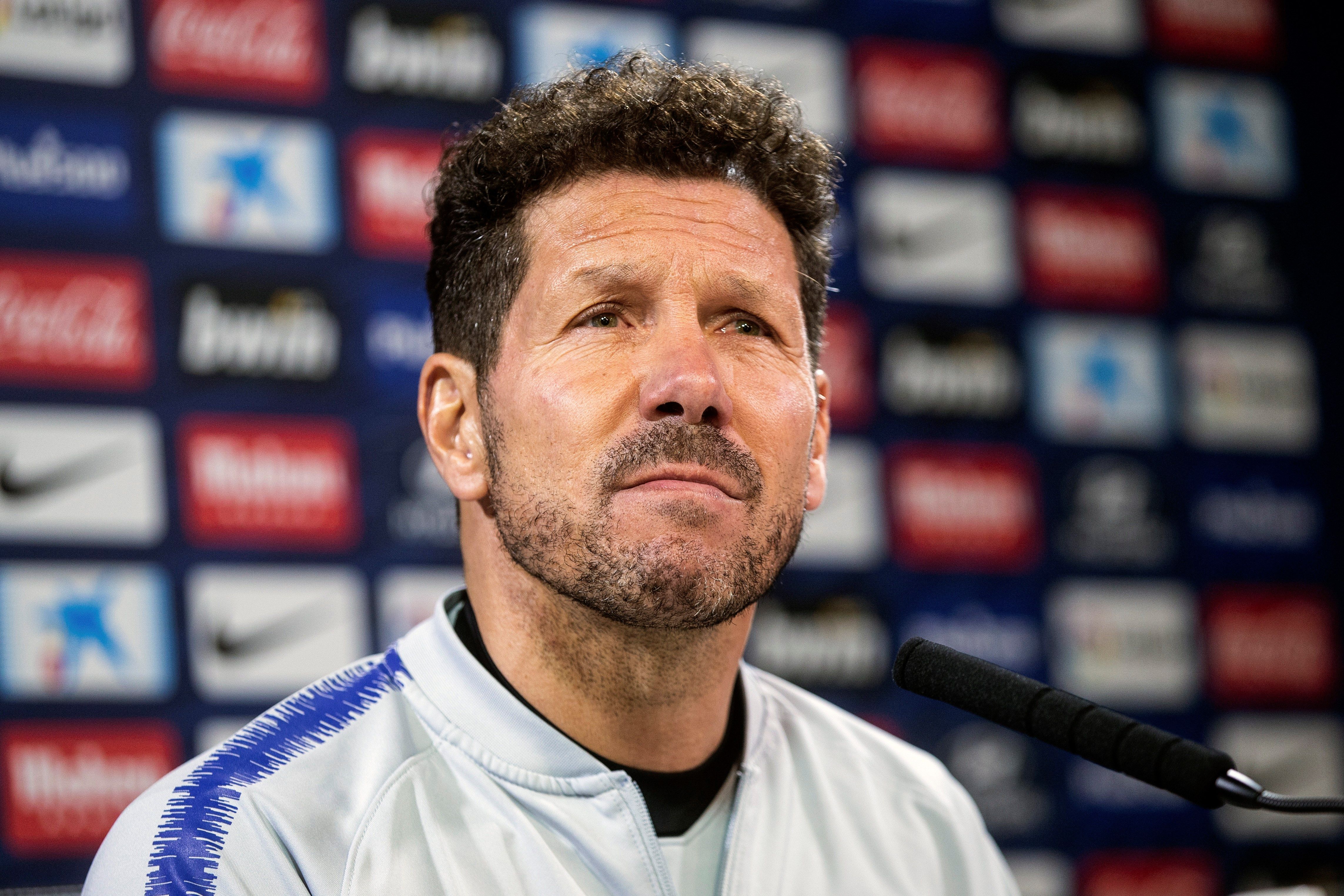 El entrenador argentino del Atlético de Madrid, Diego Pablo Simeone, durante la rueda de prensa que ofreció tras el entrenamiento de hoy en la Ciudad Deportiva Wanda. (Foto Prensa Libre: EFE)