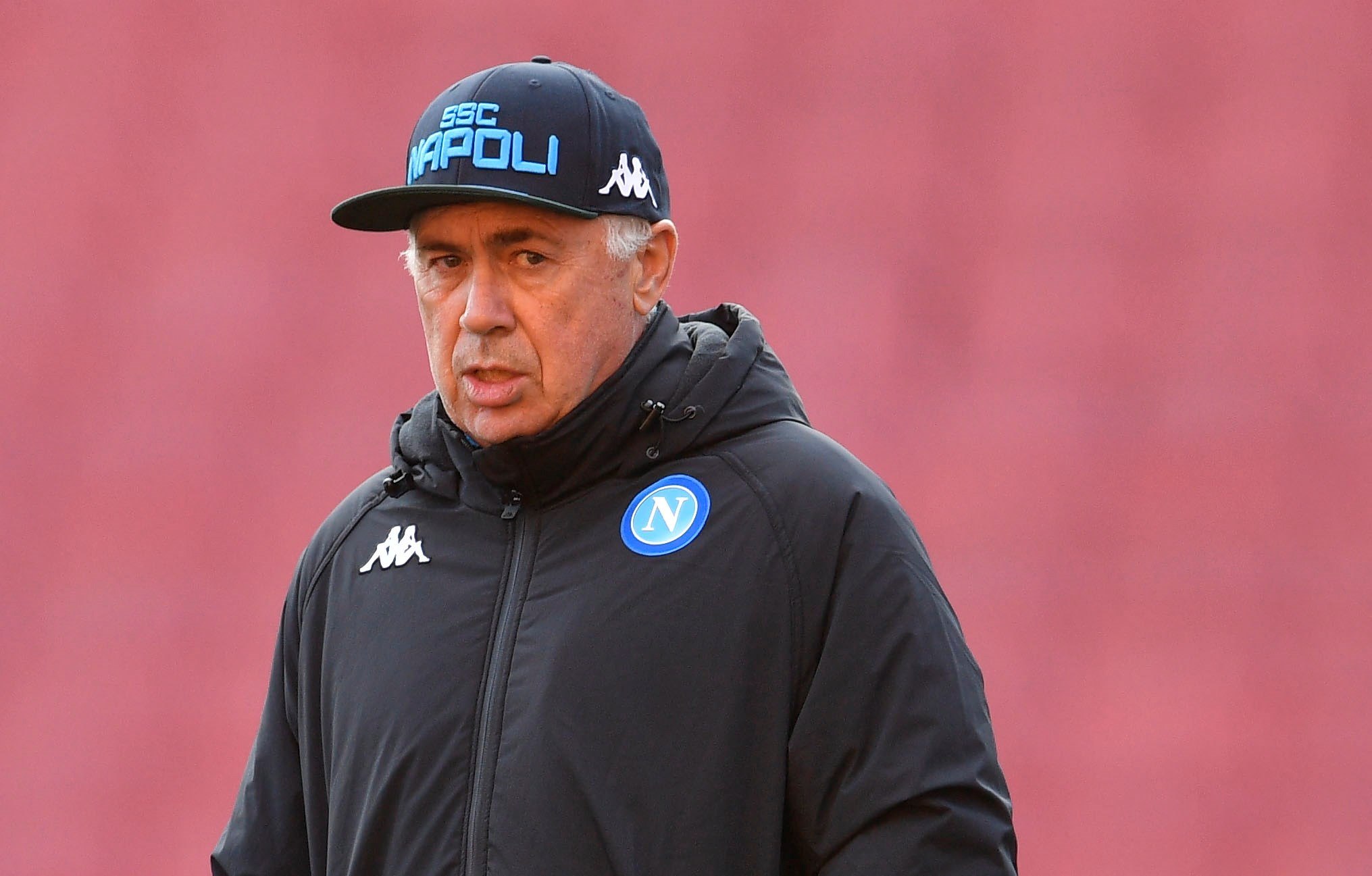 El entrenador Carlo Ancelotti está molesto por las condiciones de los vestuarios. (Foto Prensa Libre: EFE)