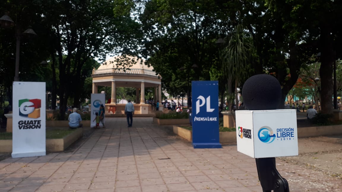 Los habitantes de varios sectores de Chiquimula se manifestaron por medio de Cabildo Abierto de Prensa Libre y Guatevisión.  (Foto Prensa Libre: Eslly Melgarejo)
