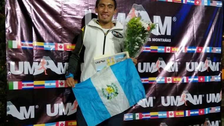 Erick Ajtun fue el segundo mejor en la categoría absoluta con casi 14 horas de competencia en las montañas de México. (Foto Prensa Libre: Cortesía)