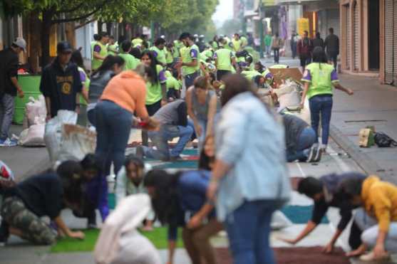 Las personas fueron convocadas al Paseo de la Sexta a las 4 de la mañana. Foto Prensa Libre: Municipalidad de Guatemala