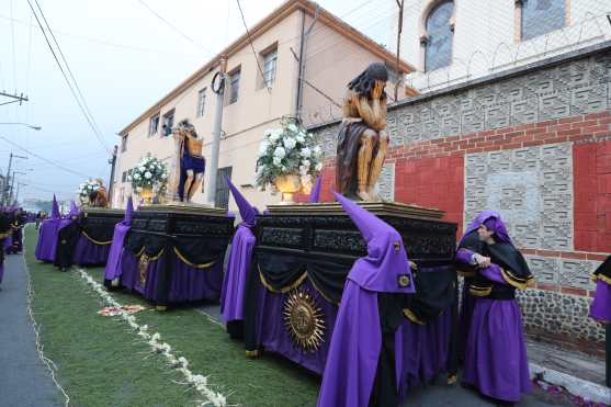 El cortejo procesional de la Merced es una muestra de la riqueza cultural con que cuenta la Orden Mercedaria con sus esculturas. Foto Prensa Libre: Óscar Rivas