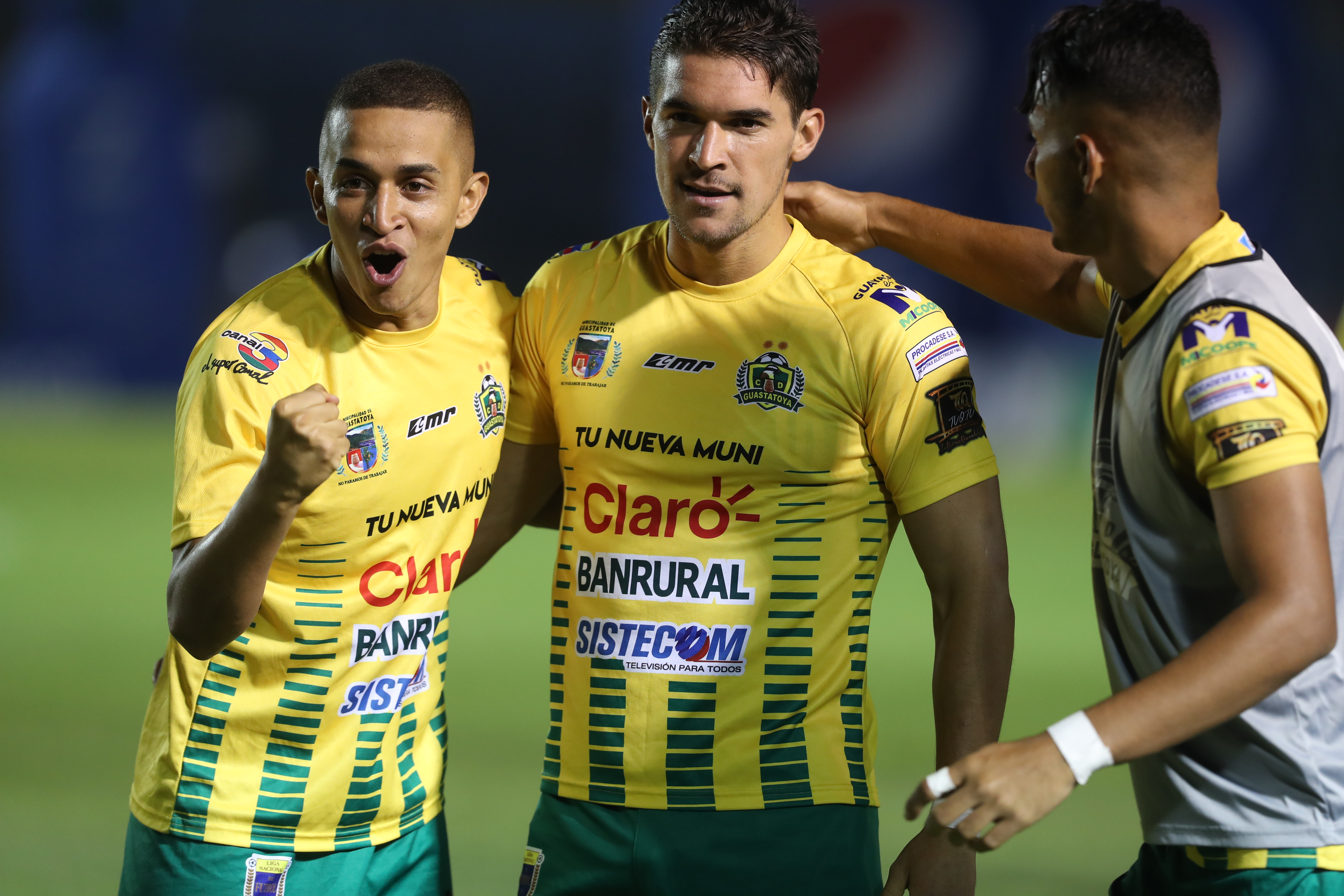 Christopher Ramírez anotó el gol de la victoria para Deportivo Guastatoya. (Foto Prensa Libre: Edwin Fajardo)