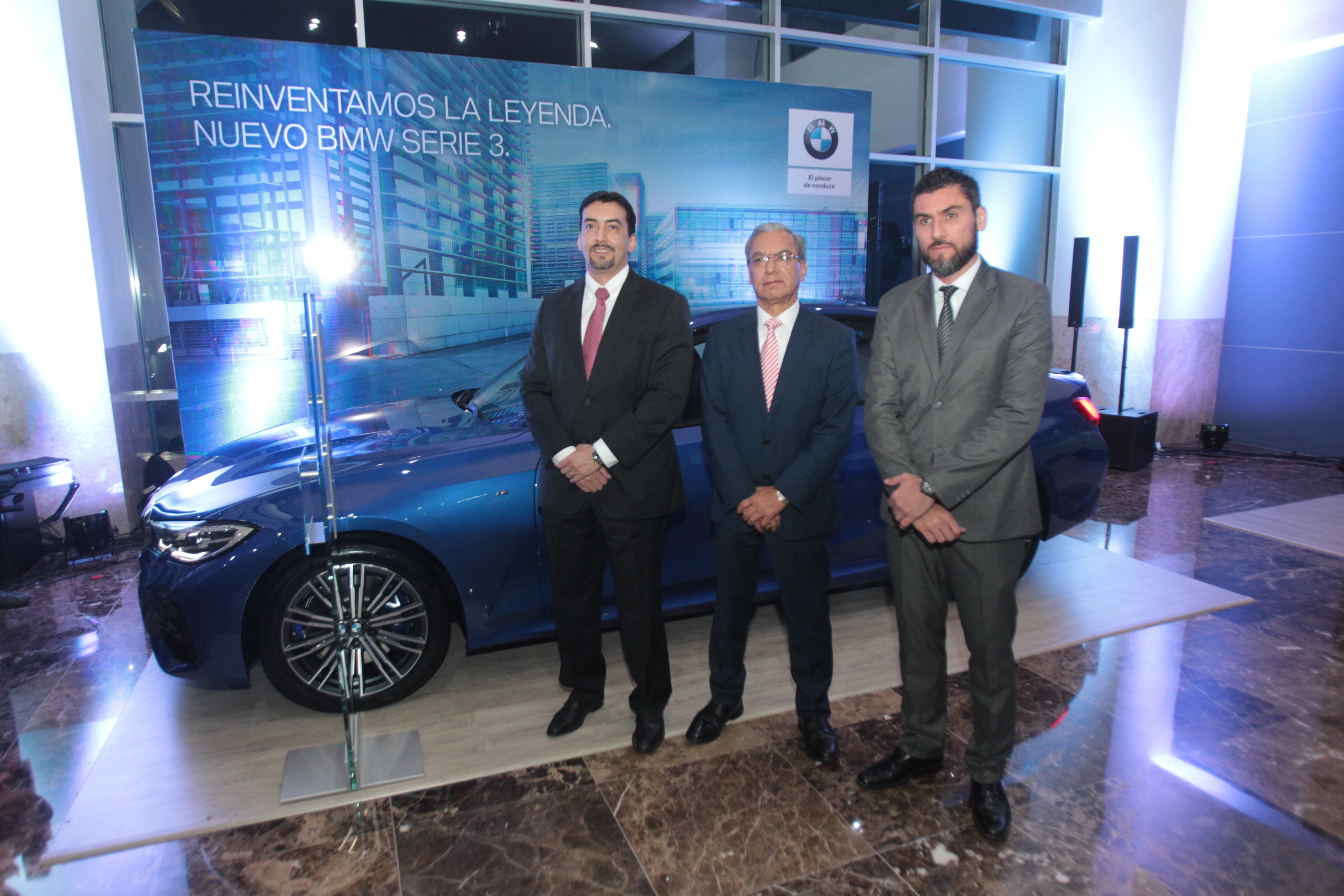Ejecutivos de Excel Automotriz y BMW presentaron la nueva línea BMW Serie 3 sedán