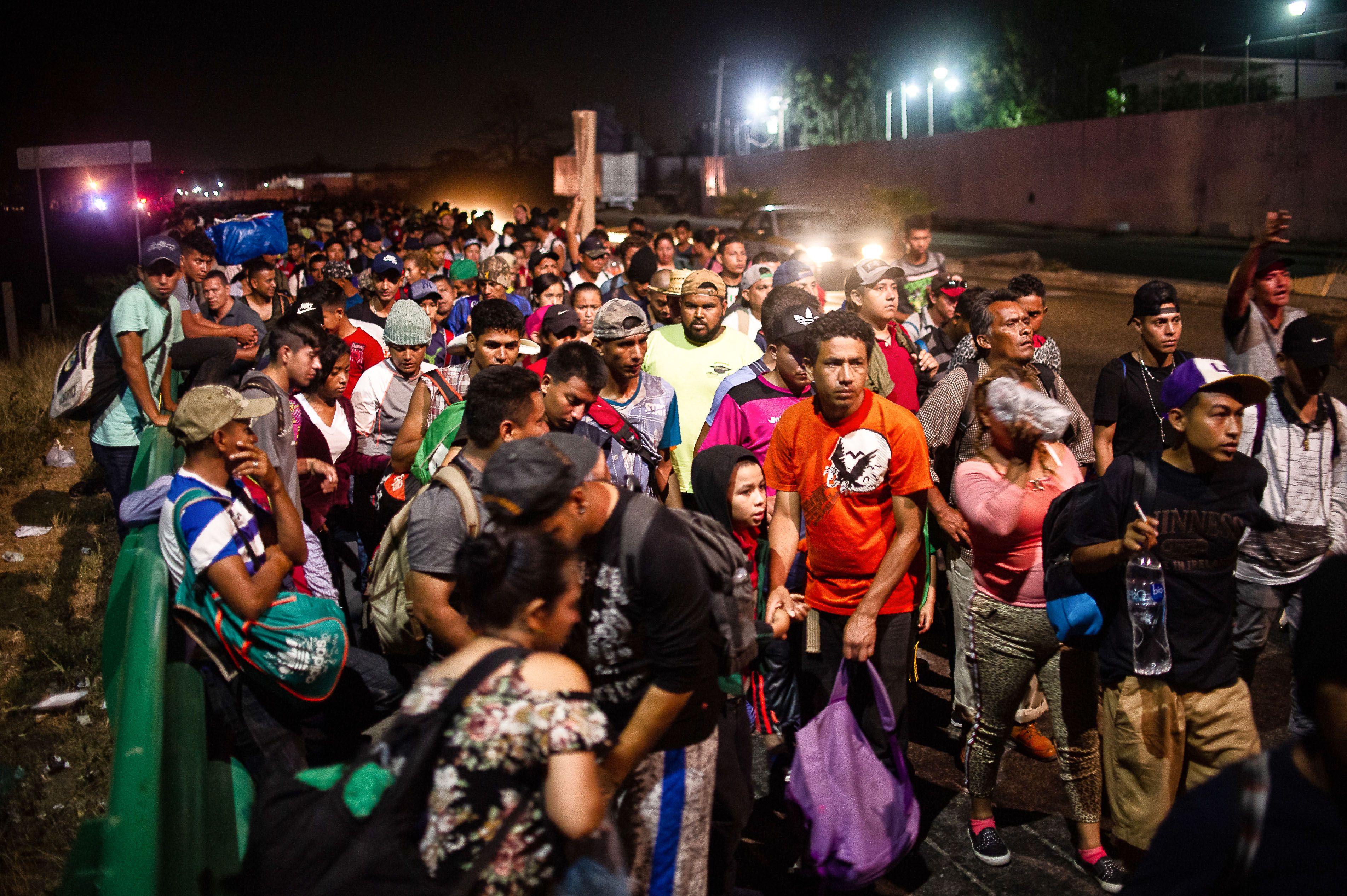 Miles de migrantes hondureños retomaron su viaje desde Tapachula a EE. UU. (Foto Prensa Libre: AFP)