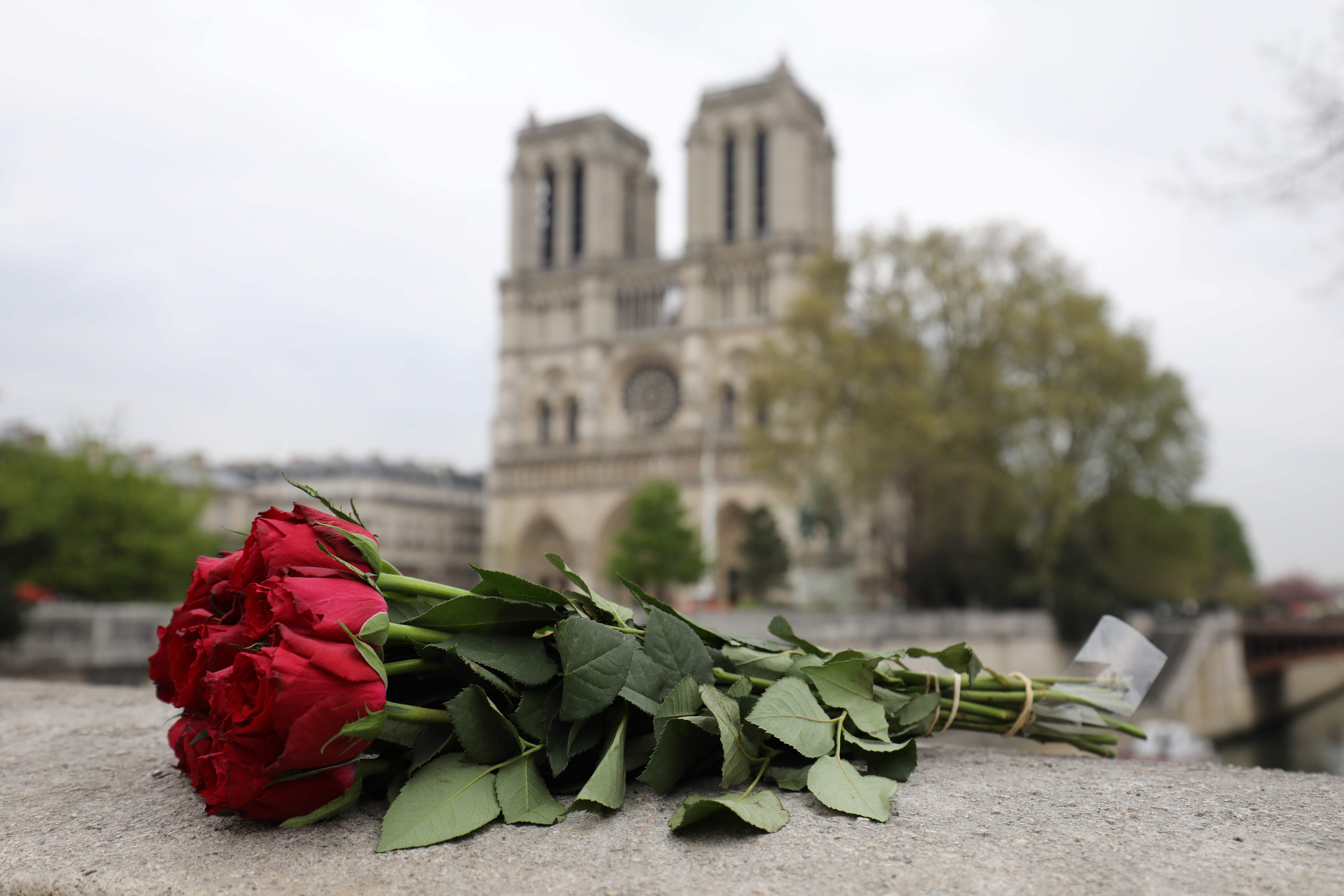 La reconstrucción de la Catedral de Notre Dame será una labor que llevará varios meses. (Foto Prensa Libre: AFP)