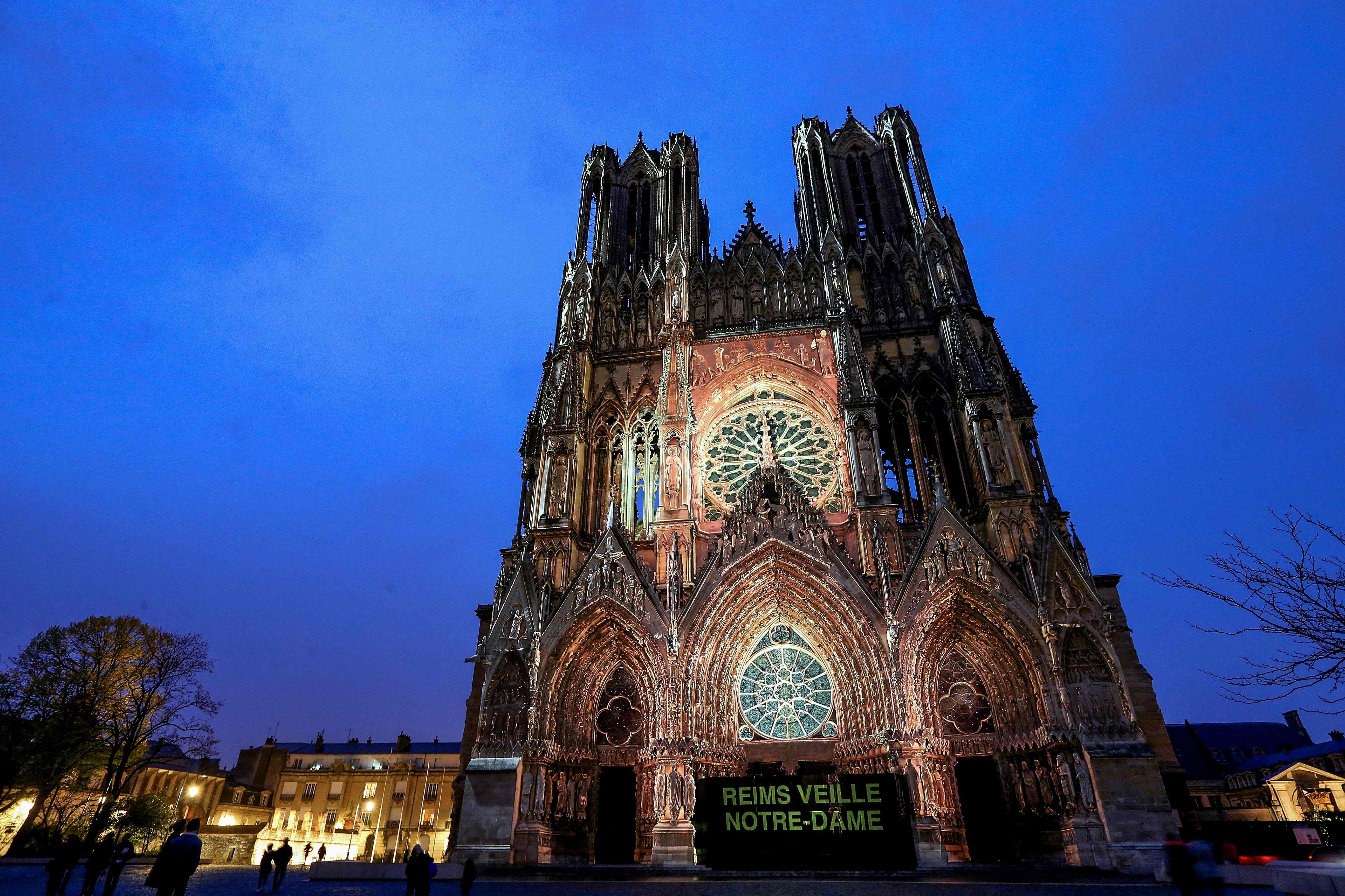 Representantes de la cultura y el arte guatemalteco se inspiraron y tuvieron vínculos con la Catedral de Notre Dame. (Foto Prensa Libre: AFP)