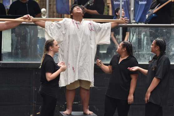 Este Viernes Santo se conmemora la crucifixión de Jesús en Australia. Foto Prensa Libre: AFP 
