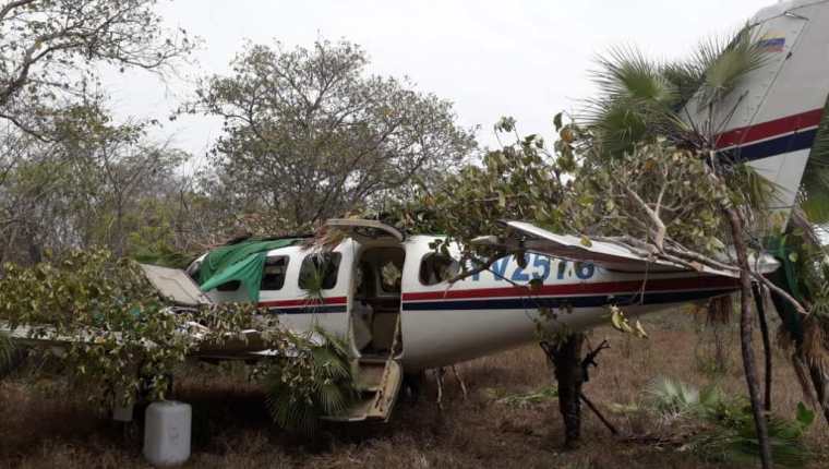 Aunque no fueron encontrados indicios, se sospecha que la avioneta fue utilizada para trasegar ilícitos. (Foto Prensa Libre: Hemeroteca PL) 