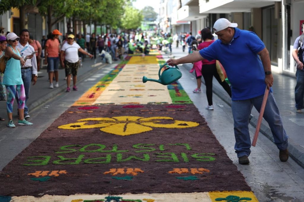 La alfombra de aserrín más larga de la Semana Santa será elaborada en el Paseo de la Sexta. (Foto Hemeroteca PL)