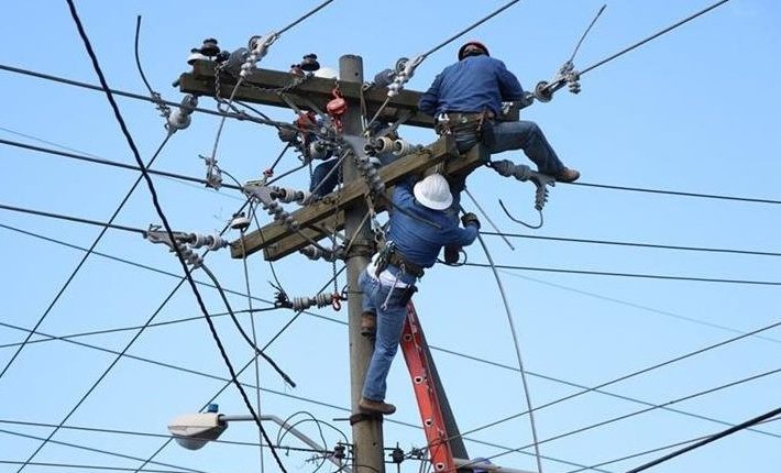 La suspensión del servicio de energía será por mantenimientos en la red. (Foto Prensa Libre: Hemeroteca PL). 