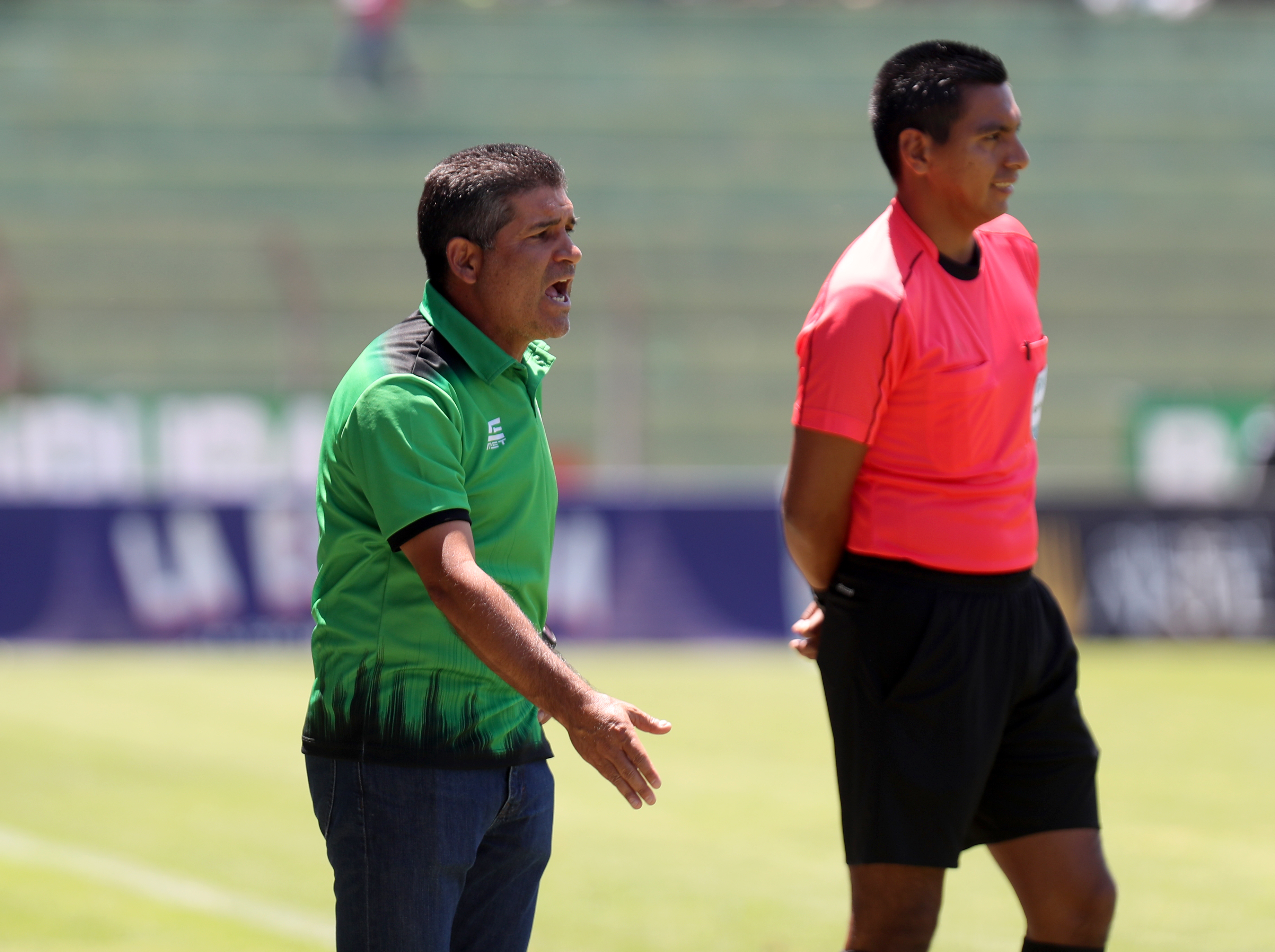 Antonio Torres Servín (verde) llegó al equipo colonial en el Clausura 2019. (Foto Prensa Libre: Carlos Vicente) 