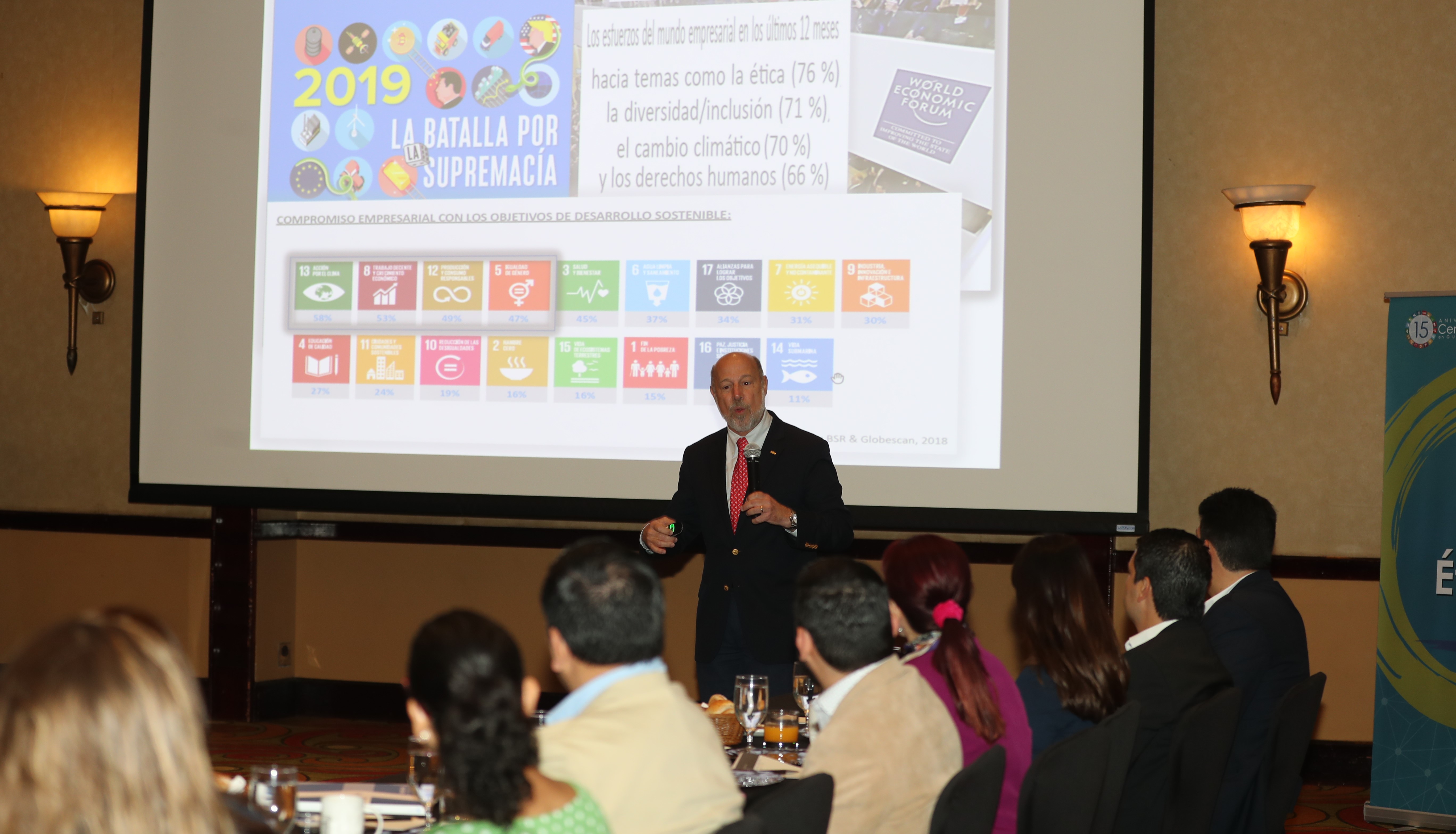 Italo Pizzolante, explicó recientemente acerca de la RSE y su vinculación con los objetivos del desarrollo o metas del milenio. Participará este año en el Foro Nacional de RSE en mayo próximo. (Foto Prensa Libre: Érick Ávila)