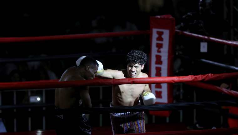 El pugilista petenero venció este sábado al nicaragüense Ricardo Mayorga por nocaut técnico (Foto Prensa Libre: Francisco Sánchez)