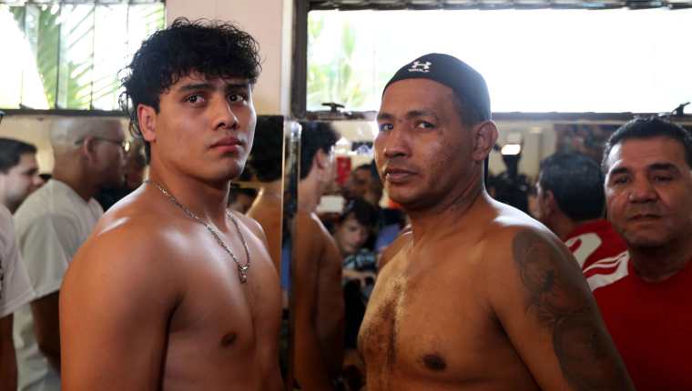 Léster Martínez y Ricardo Mayorga sostendrán hoy una pelea en Futeca Cayalá. (Foto Prensa Libre Carlos Vicente)