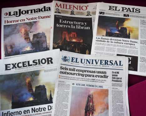 La noticia del incendio en la Catedral de Notre Dame en París, Francia, conmovió al mundo. Foto Prensa Libre: EFE