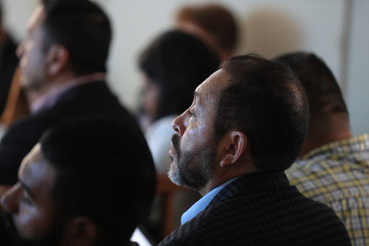 El exministro de Gobernación, Mauricio López Bonilla, escuchó la petición de la representante del MP durante las conclusiones del debate. (Foto Prensa Libre: Carlos Hernández)