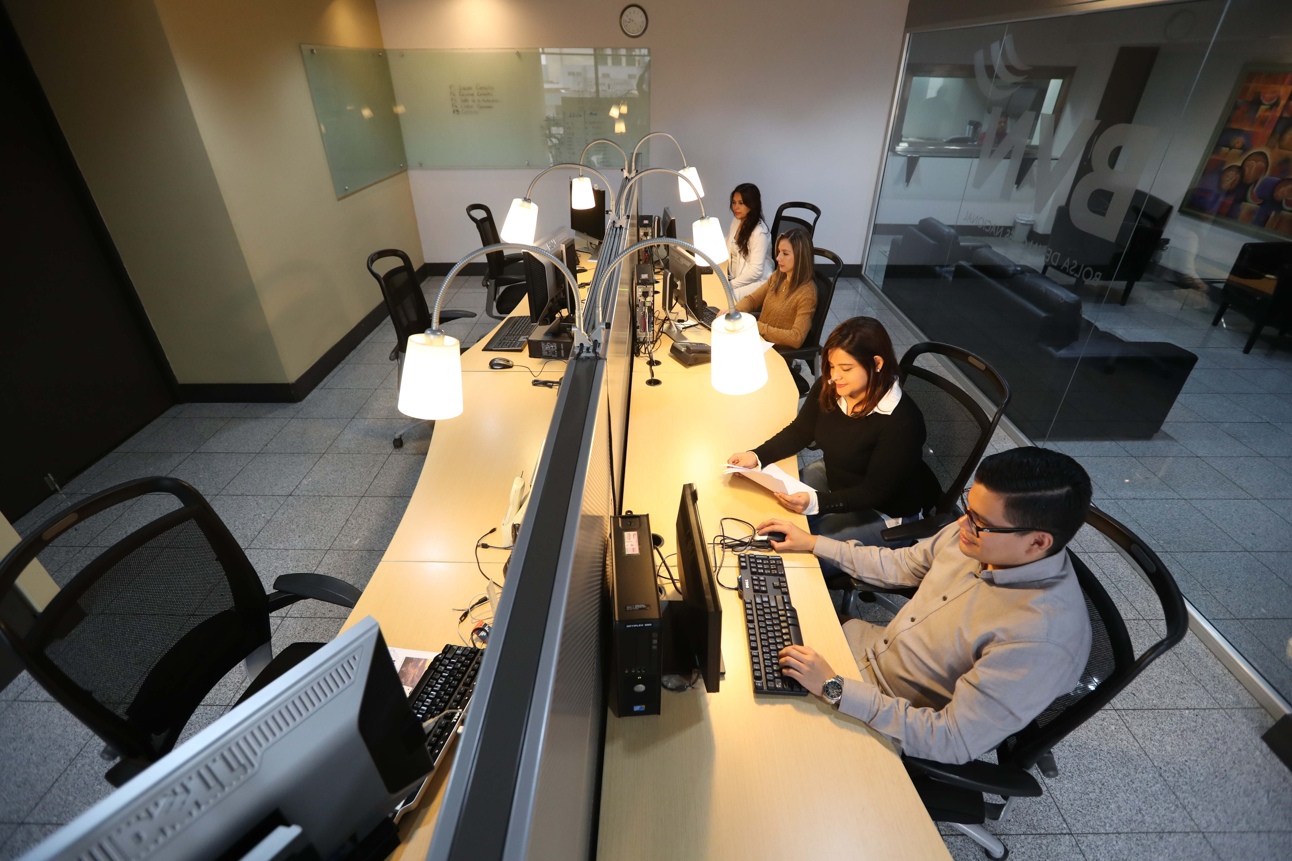 Las colocaciones se deben hacer por medio de un agente de bolsa. (Foto Prensa Libre: Hemeroteca PL)