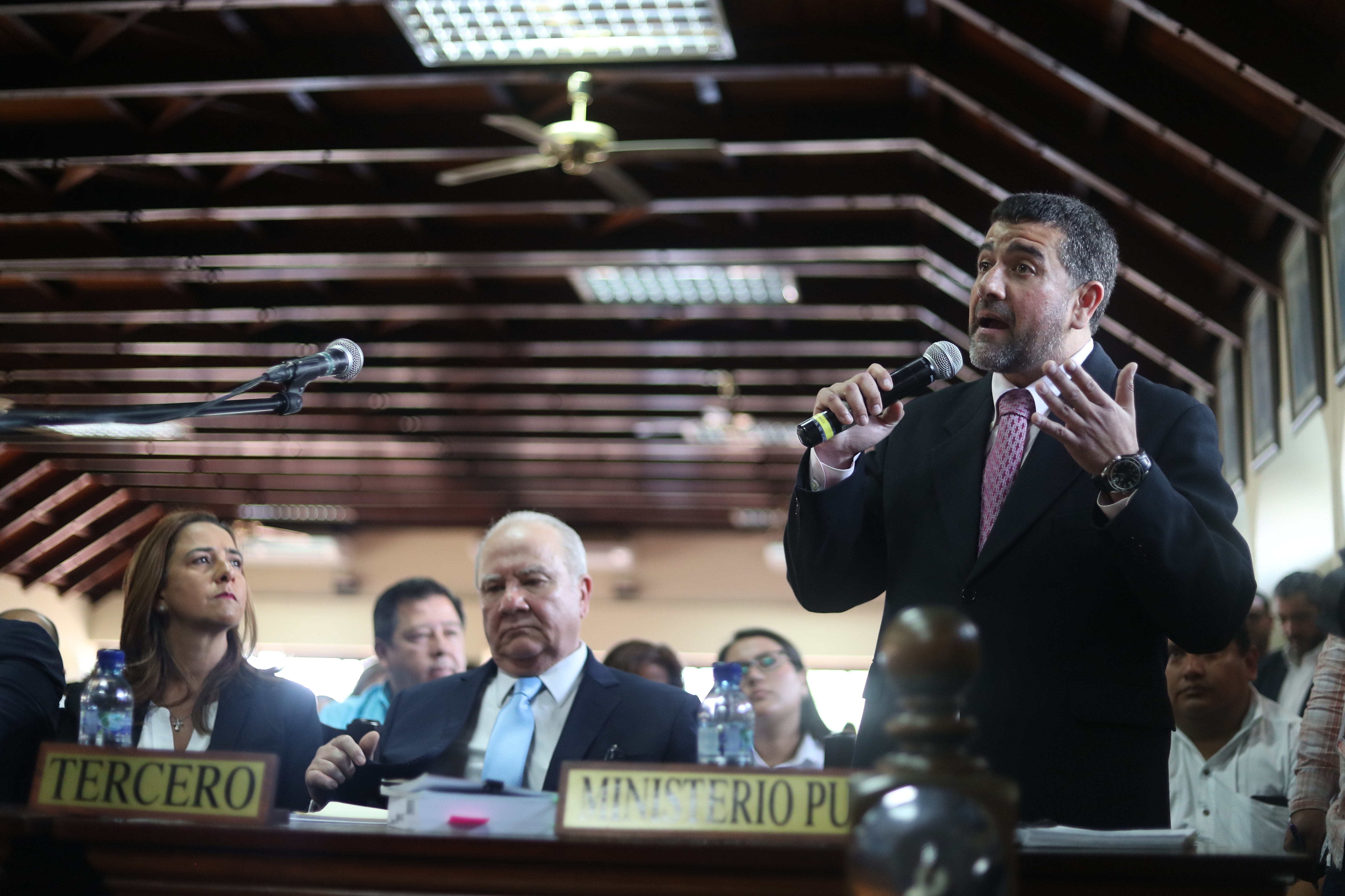 Luis Gordillo Bosque expone ante la CC los argumentos por los cuales la Fiscalía cree que Zury Ríos sí puede participar en las elecciones. (Foto Prensa Libre: Esbin García)