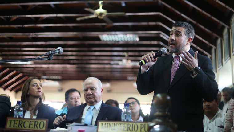 Luis Gordillo Bosque expone ante la CC los argumentos por los cuales la Fiscalía cree que Zury Ríos sí puede participar en las elecciones. (Foto Prensa Libre: Esbin García)