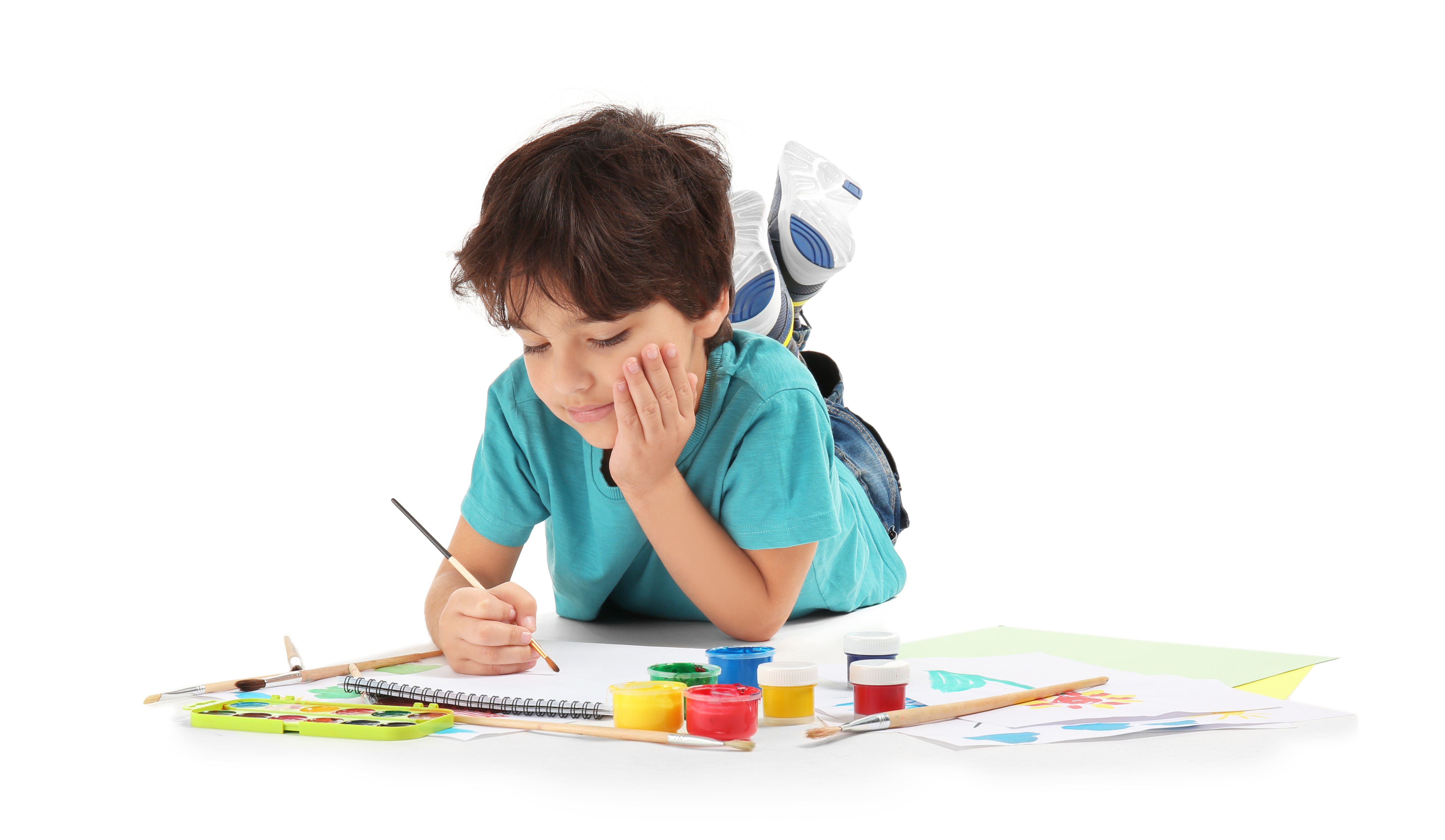 Un niño se toma su tiempo para hacer sus creaciones y en ocasiones las repite una y otra vez. (Foto Prensa Libre: Shutterstock)