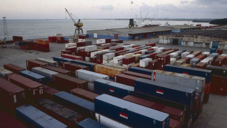 Zoilo fue la primera zona de libre comercio aprobada en el país hace años para operar en Santo Tomás de Castilla ahora se amplía su figura como Zonas de Desarrollo Económico. (Foto Prensa Libre: Benildo Concoguá)